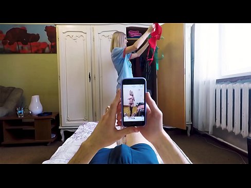 ❤️ Stiefschwester bringt ihren Bruder zum Wichsen, kurz bevor Mama nach Hause kommt ❌ Fuck video bei uns ❤
