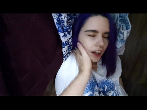 ❤️ Habe meine Schwester im Schrank gefunden und ihr beim Abspritzen geholfen ❌ Fuck video bei uns ❤